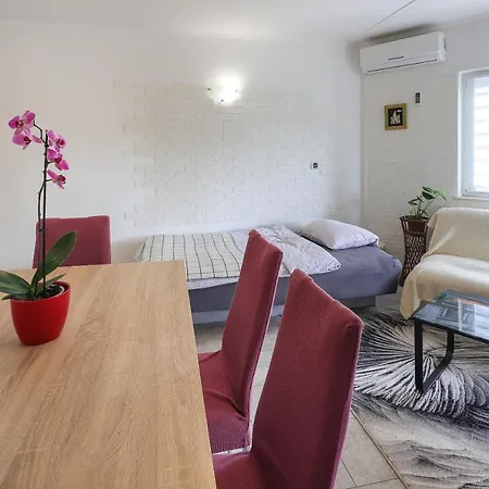 Vito Apartman *